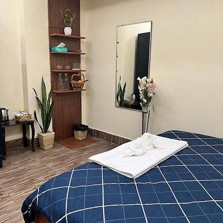 Iranyai Homestay Imphal Exteriör bild