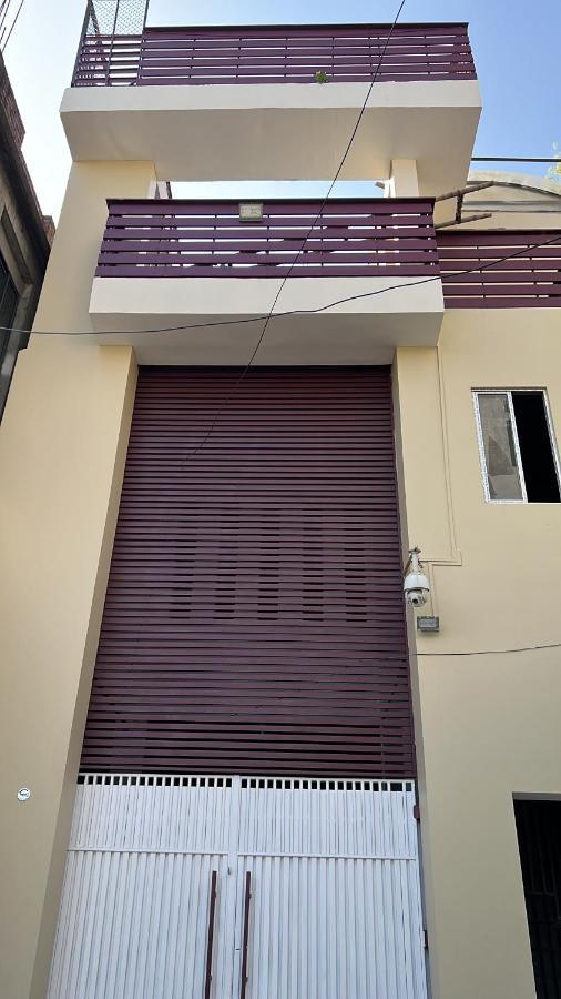 Iranyai Homestay Imphal Exteriör bild