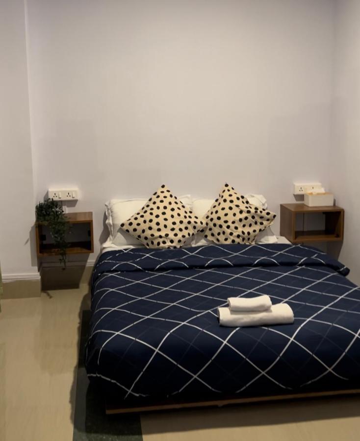 Iranyai Homestay Imphal Exteriör bild