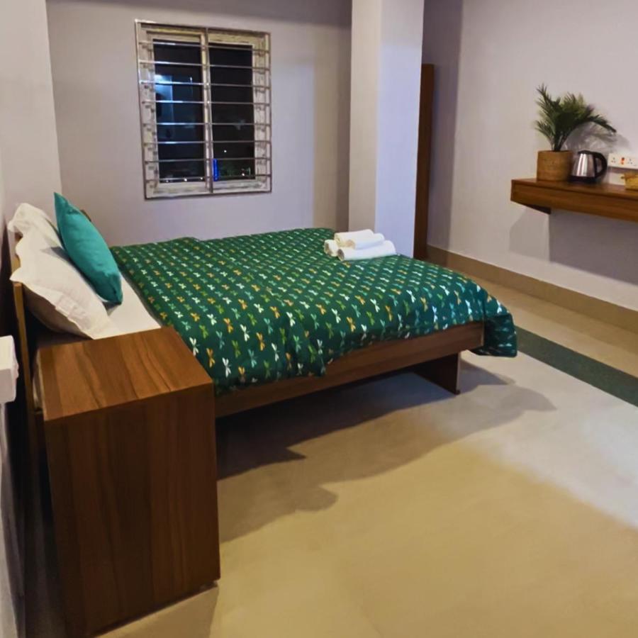 Iranyai Homestay Imphal Exteriör bild