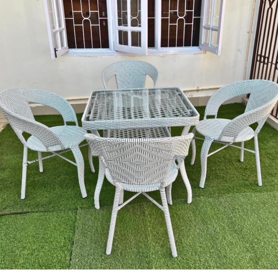 Iranyai Homestay Imphal Exteriör bild